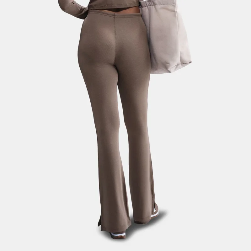 نايكي ليقنقز رياضي تشيل نيت بقصة أرجل واسعة للنساء